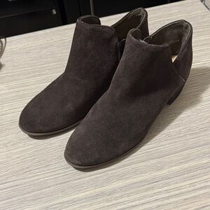 Women's Brand New Suede Leather Ankle Boots - Brown women’s size 10W